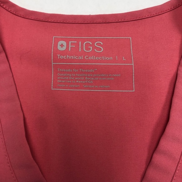 Figs Technical collection Scrub top Style #FW1100 - Picture 2 of 3